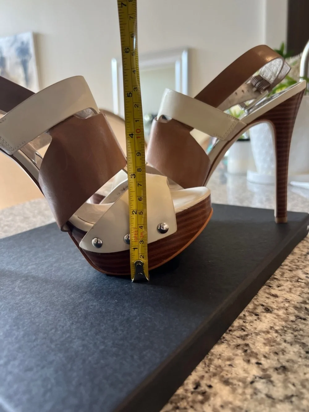 Michael Kors Cream And Tan Seville Sandal Size 8 1/2 New In Box
